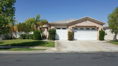 Building Photo - Beautiful 3 Bedroom home