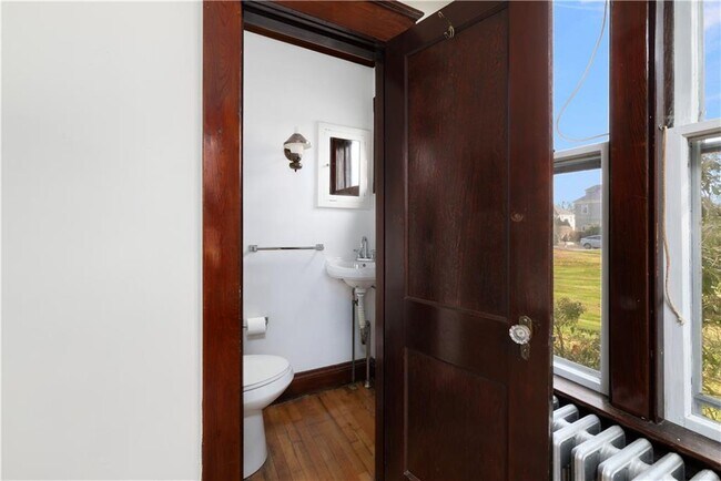 Building Photo - 31 Cranston Ave