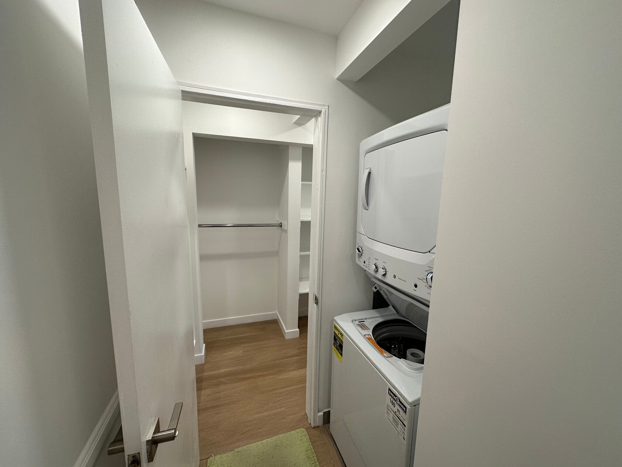 Building Photo - 4298 Avon Dr