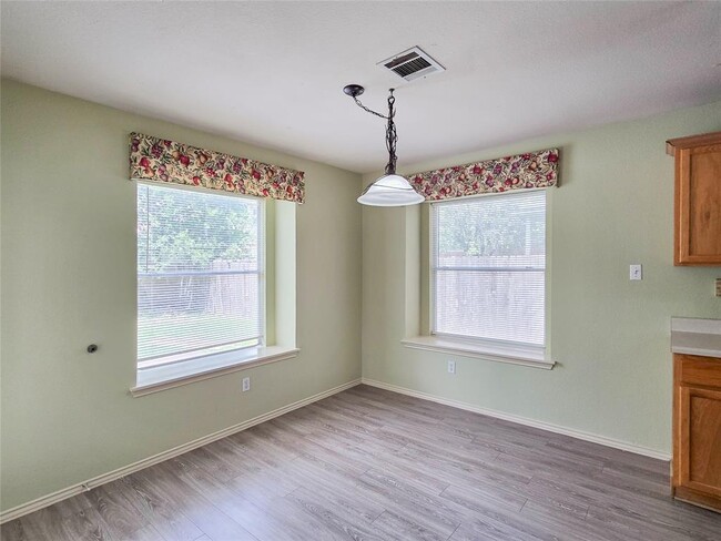 Building Photo - 1134 Vincent Pl