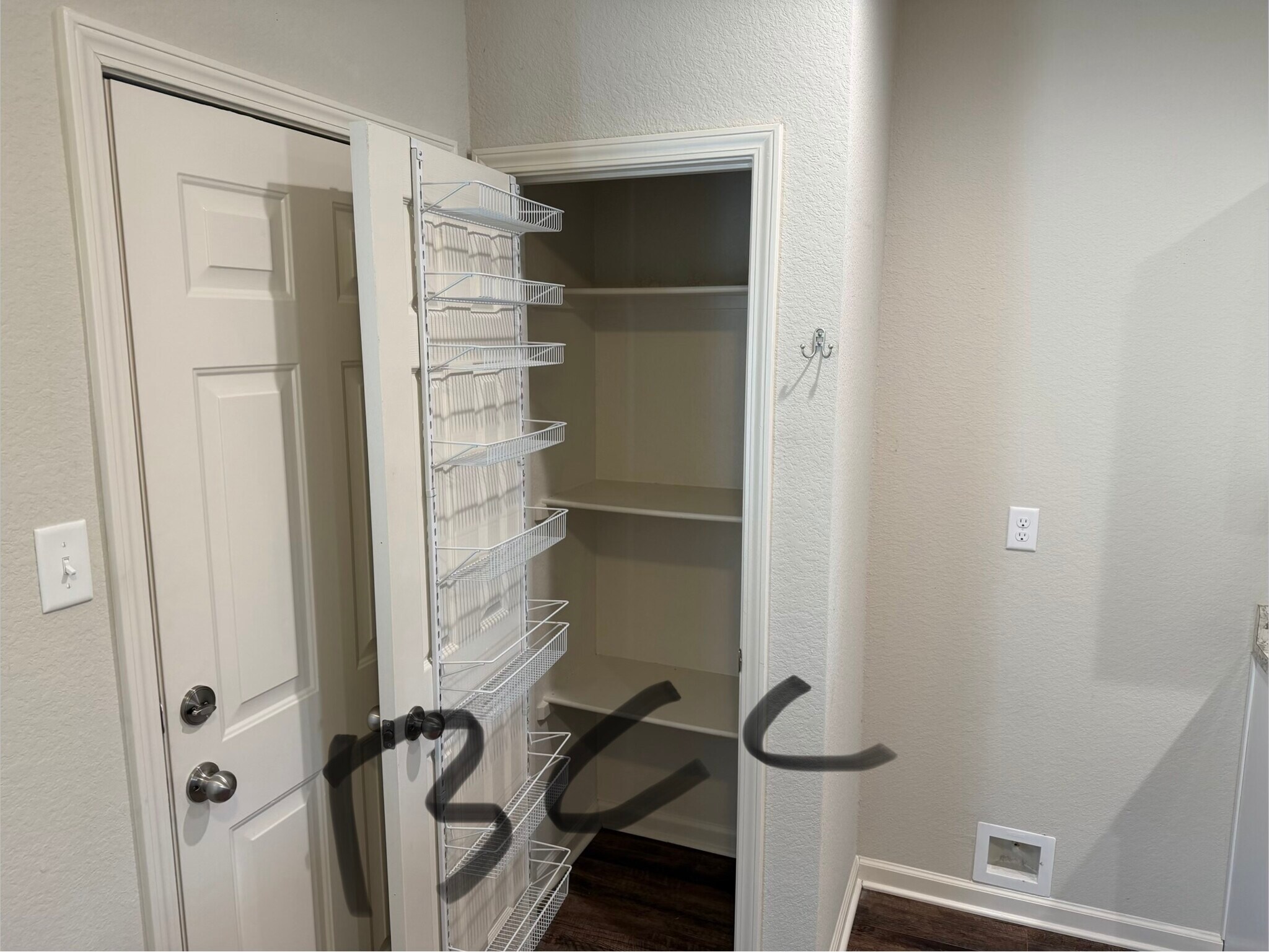 Building Photo - 110 Sunland Dr