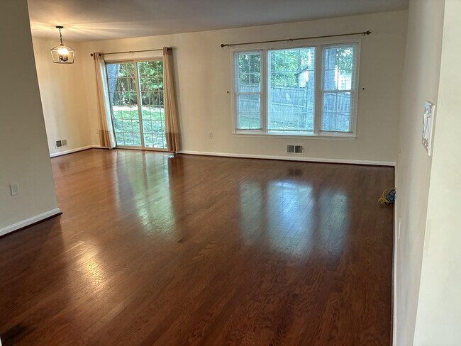 Building Photo - 4834 King Solomon Dr