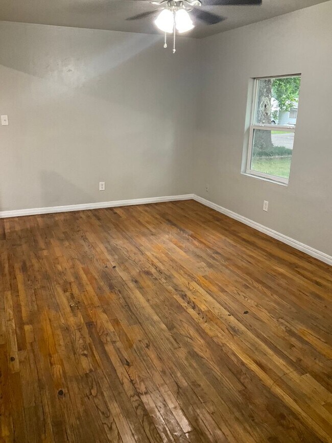 Building Photo - Updated home for rent
