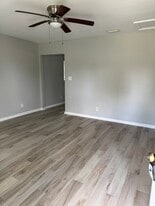 Building Photo - 5207 Lee Dr