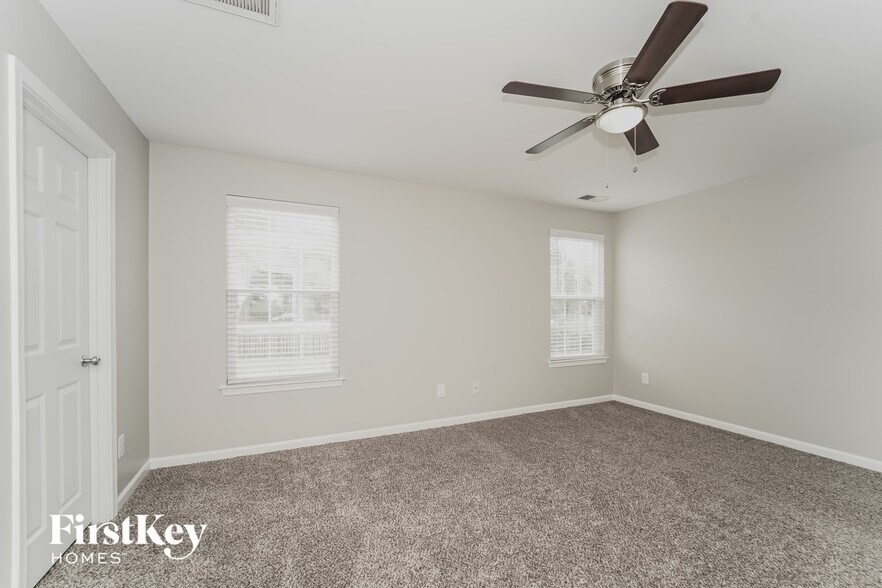 Building Photo - 16618 Grassy Creek Dr