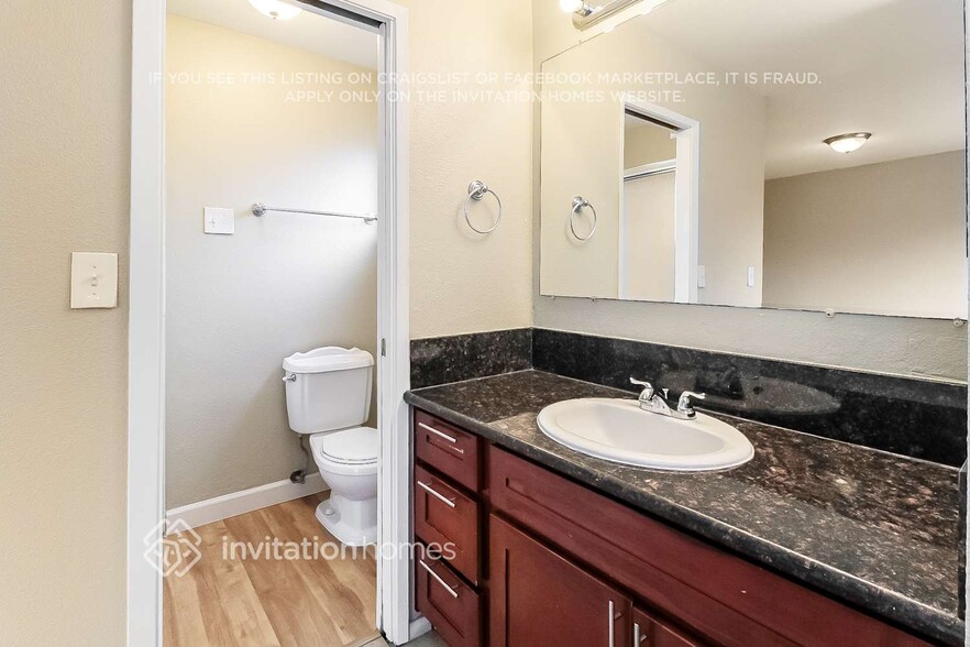 Building Photo - 10471 Reymouth Ave