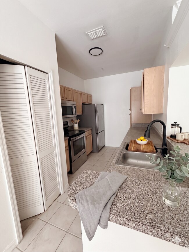 Building Photo - 7800 Point Meadows Dr