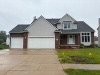 Building Photo - 565 Ironwood Way