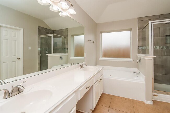 Building Photo - 5018 Creekbridge Ct