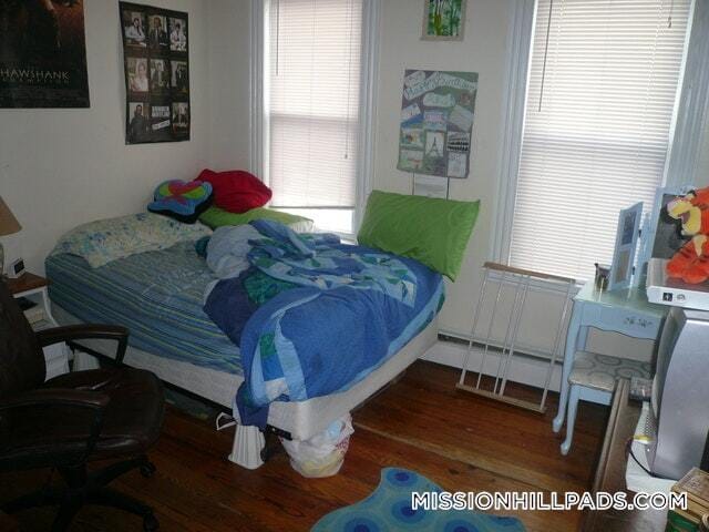 Building Photo - 94 Hillside St