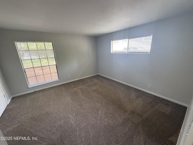 Building Photo - 12723 Longview Dr W