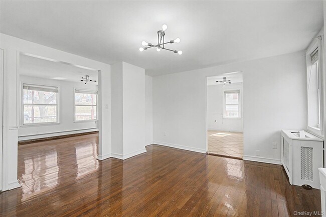 Building Photo - 241 N Main St