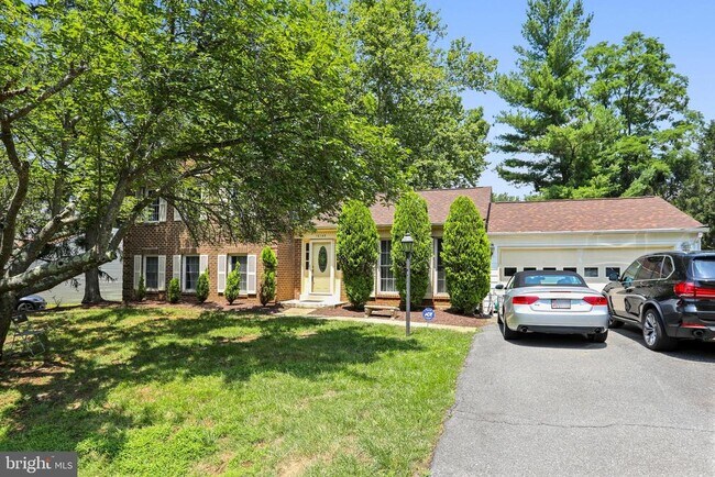 Building Photo - 10145 Colebrook Ave