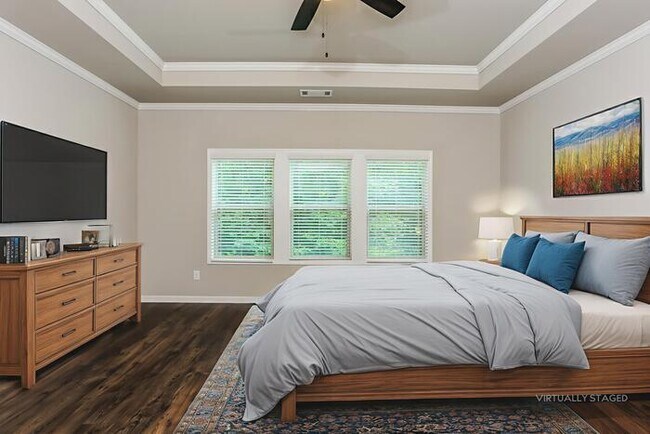 Building Photo - Modern 3-Bedroom Townhome in a Prime Location