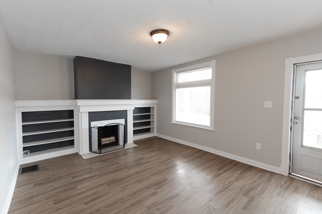 Building Photo - 223 E Pennview St