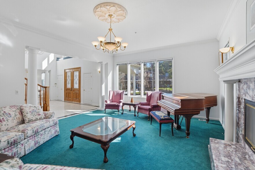 Building Photo - 544 Sunset Way