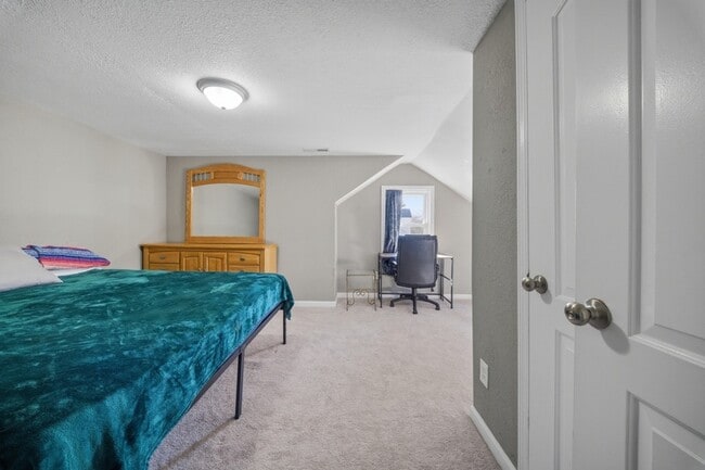 Building Photo - 4549 Bankhead Ave