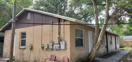 Building Photo - 1714 E Idell St