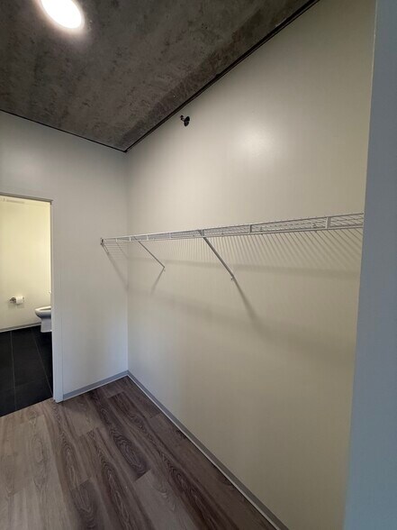 Building Photo - 334 W Schiller St