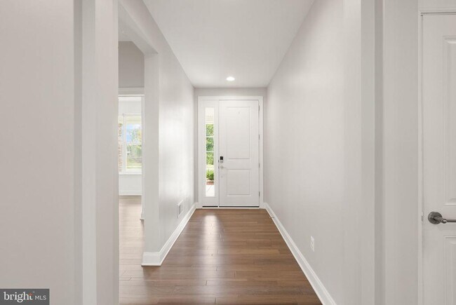 Building Photo - 121 Cowbird St