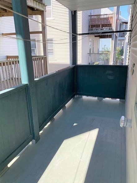 Building Photo - 21 Oakland St