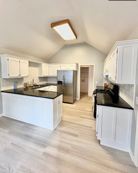 Building Photo - 1816 Devon Dr