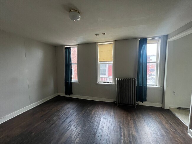 Building Photo - 210 S Duke St