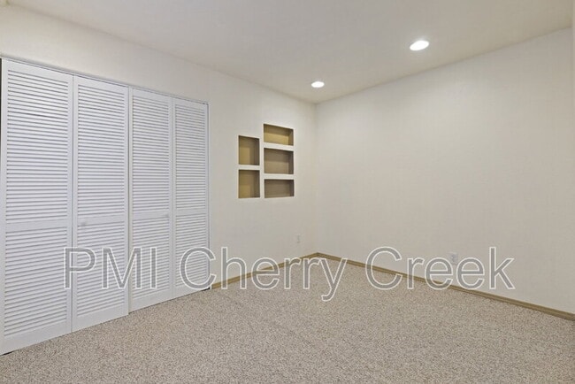 Building Photo - 20410 E Bellewood Pl