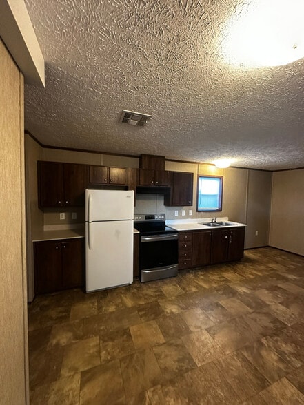 Building Photo - 33230 Walker North Rd