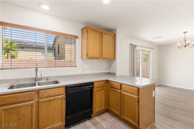 Building Photo - 218 Lantana Breeze Dr
