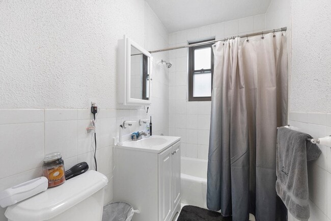 Building Photo - 2787 John F. Kennedy Blvd