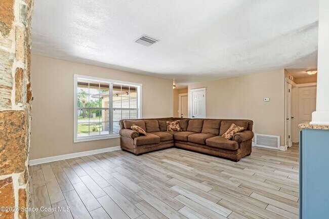 Building Photo - 317 Surf Dr