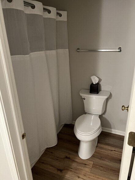 Building Photo - 2128 Fulham Dr