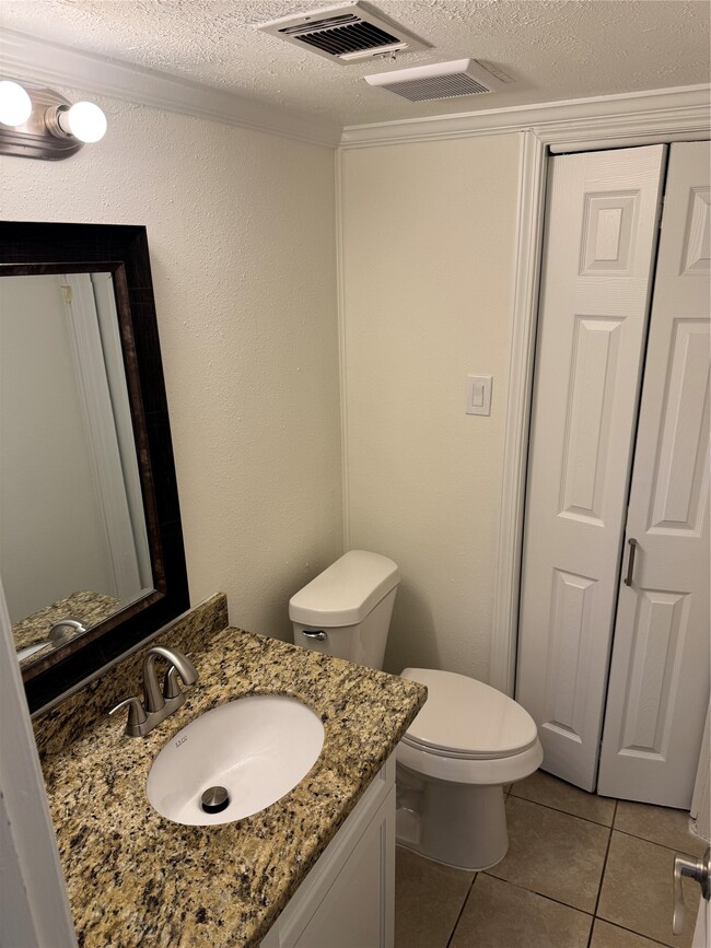 Building Photo - 139 Phanturn Ln