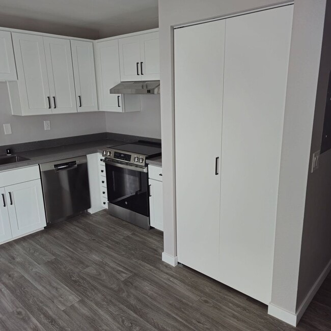 Interior Photo - Village Townhouses