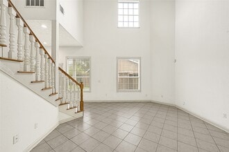 Building Photo - 10535 Emnora Ln