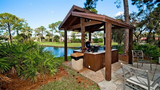 Building Photo - 7893 Timberwood Cir