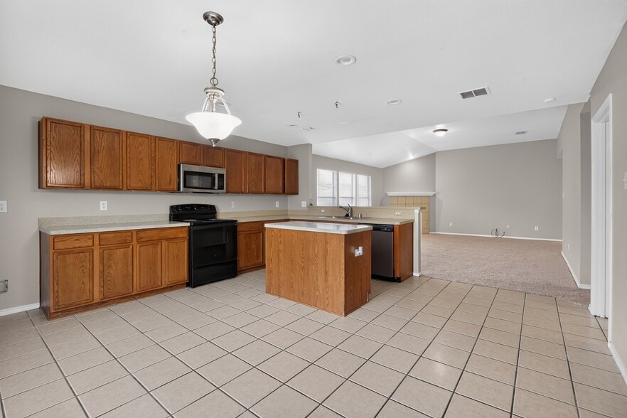 Building Photo - 1432 Oak Hollow Ln