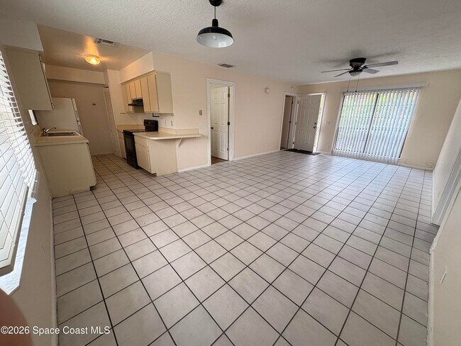 Building Photo - 2000 Agora Cir SE