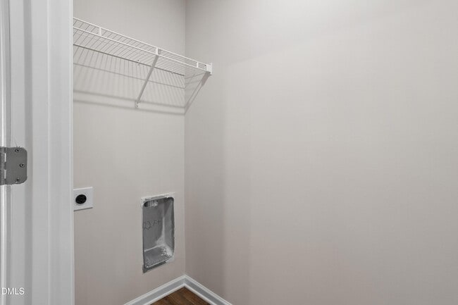 Building Photo - 1025 Peony Ln