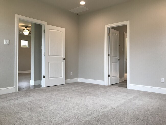 Building Photo - BEAUTIFUL HOME IN TERAVISTA
