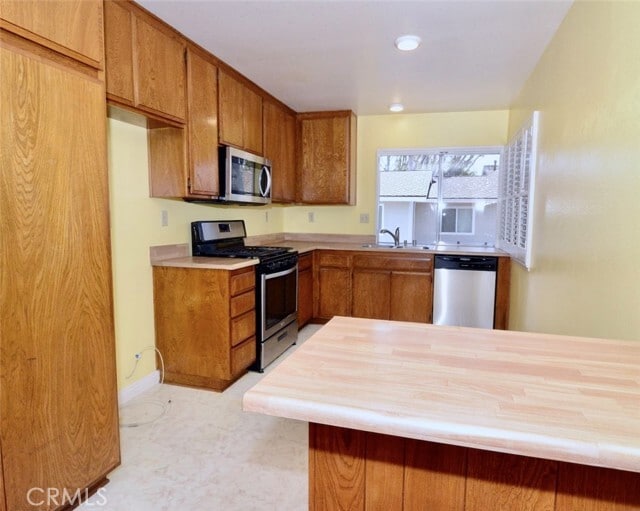 Building Photo - 2470 Coventry Cir