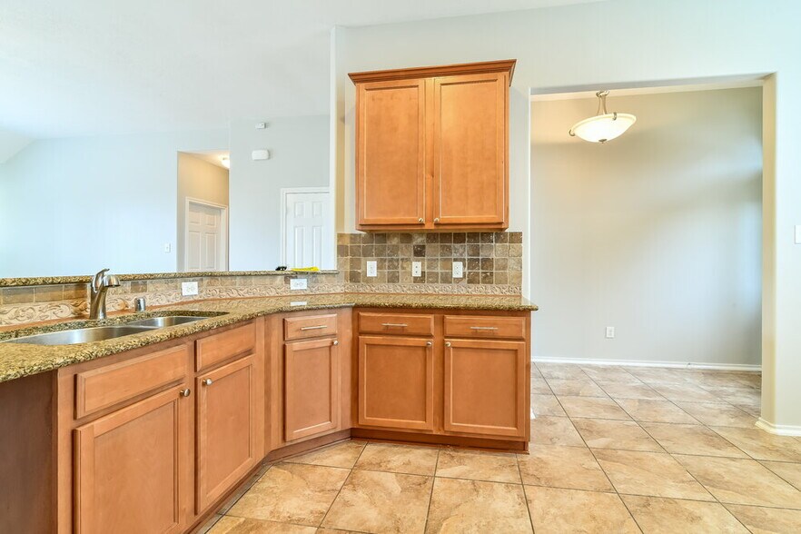 Building Photo - 8715 Elm Drake Ln