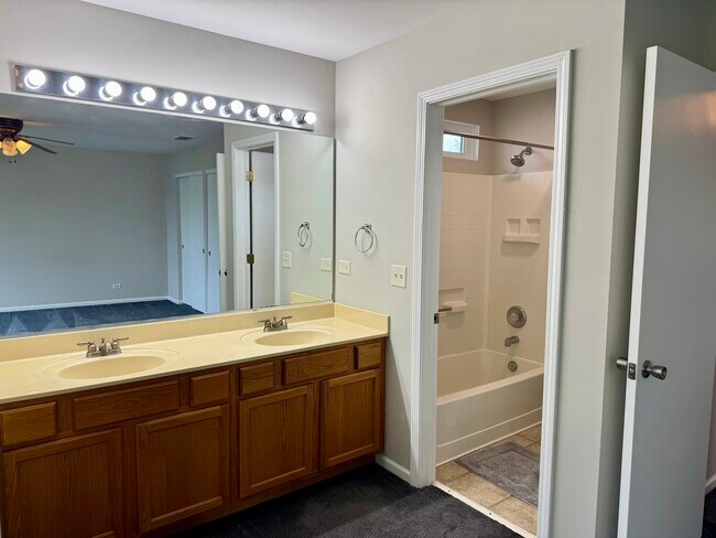 Building Photo - 871 Taralon Trail