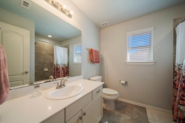 Building Photo - 1707 Benbrook Hollow Ln