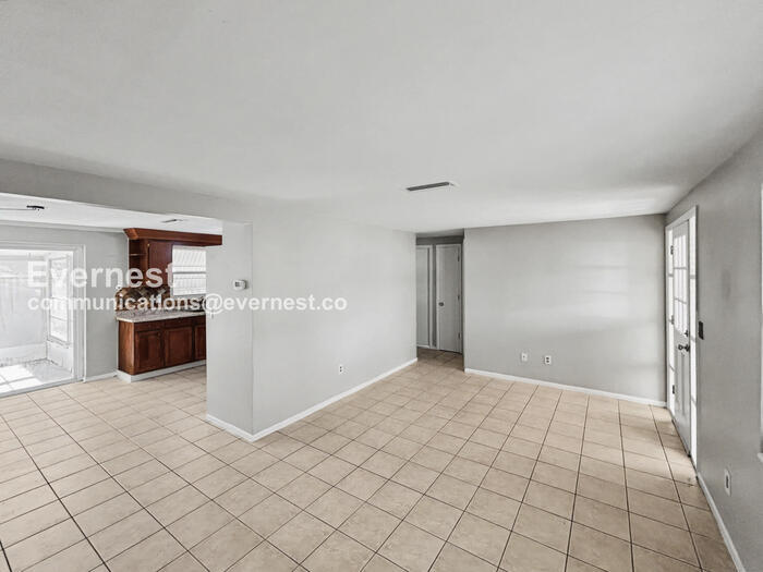 Building Photo - 2412 Arcadia Rd