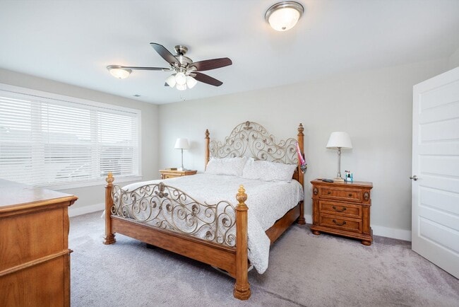 Building Photo - Room to Spread Out! 4BR, 3.5BA Home Near Liberty Creek Schools