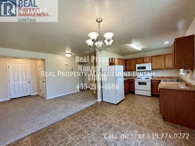 Building Photo - 693 E 1400 S