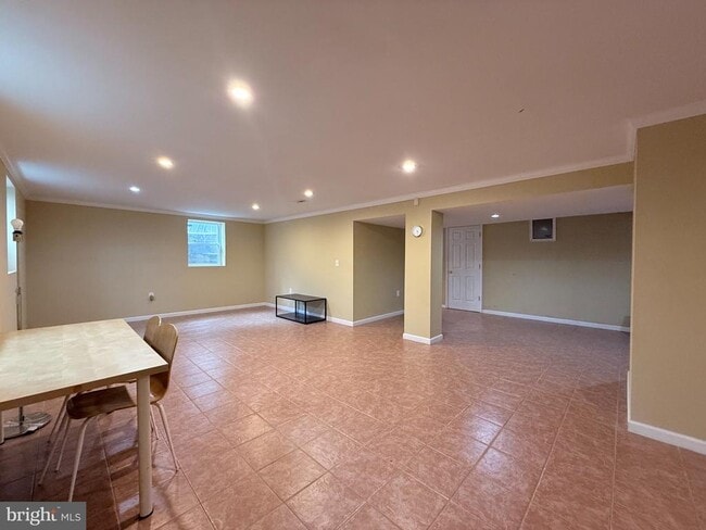 Building Photo - 9709 Saxony Rd