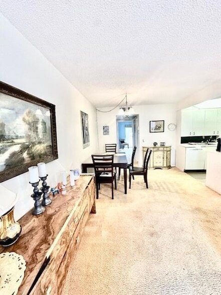 Building Photo - 2067 Cornwall D